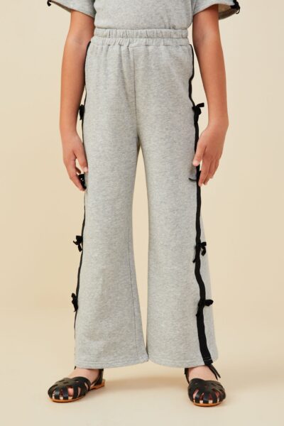 Frottee-Jogginghose mit Schleifenbesatz und Seitenstreifen