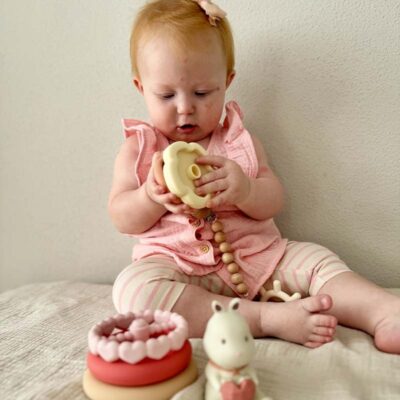 Hasen-Stapelringe aus Silikon mit Buchenholz-Schnullerclip für Babys